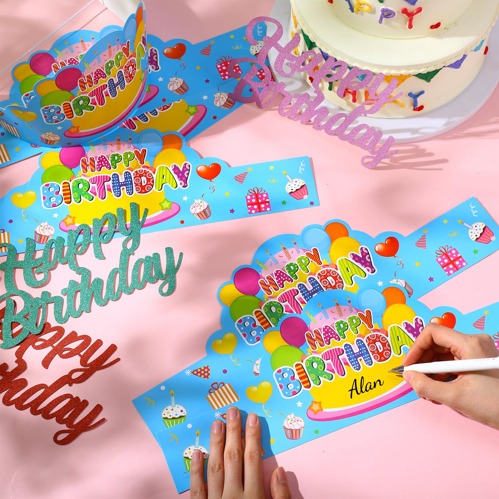 Yunsailing crowns on table decoration, easy party styling and photo backgrounds.