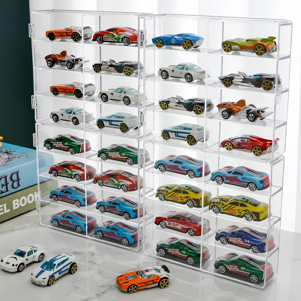 YYDS hot 1/64 scale display case showing 32 cars, dust-free viewing