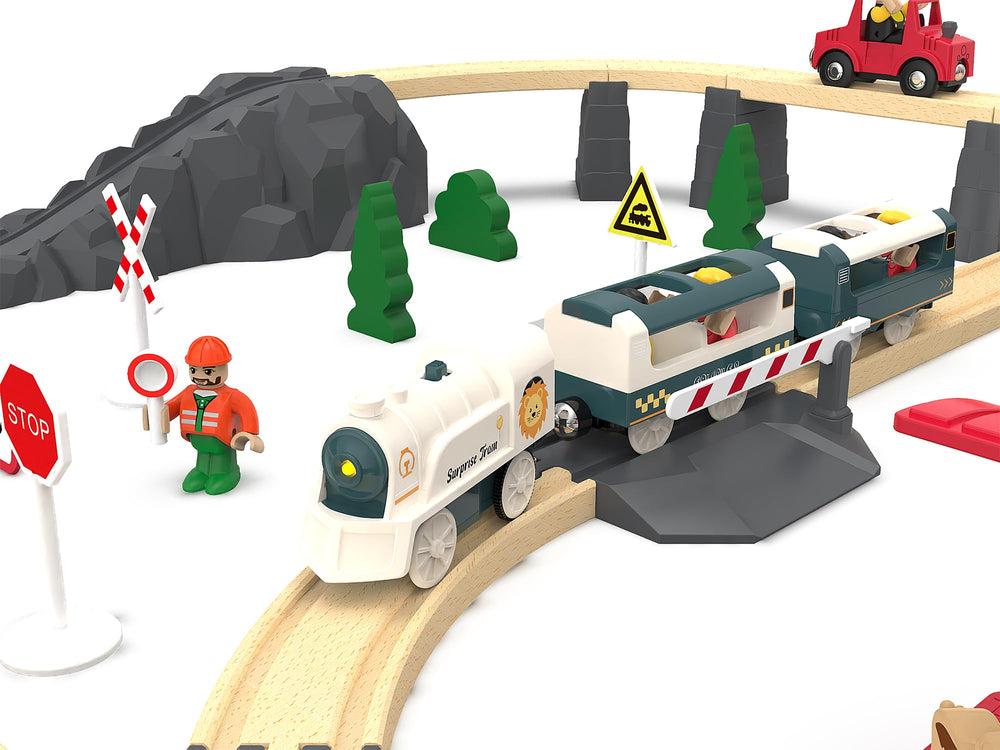 Z MAYABBO magnetic connectors allow longer, modular train setups.