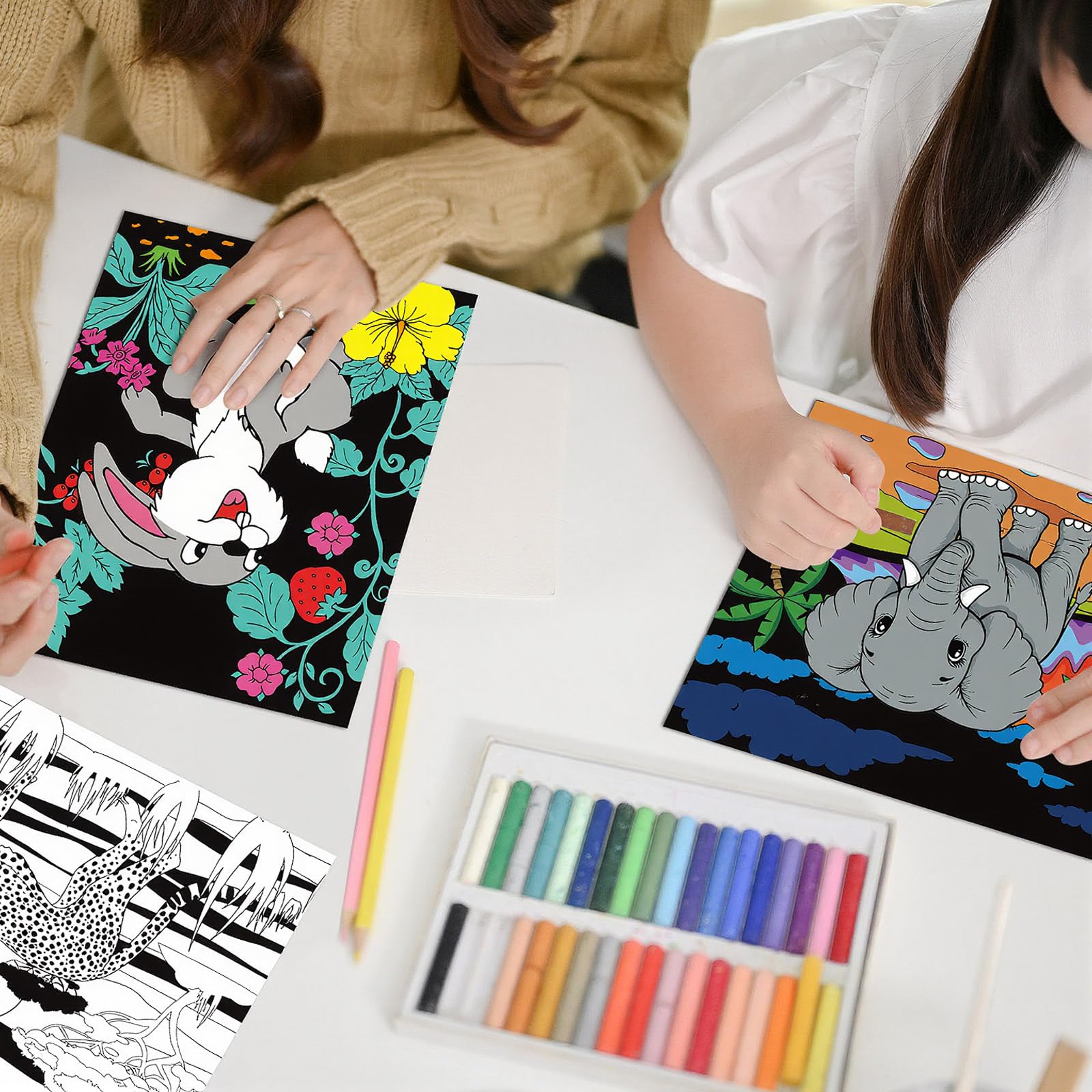 Zhanmai velvet coloring posters highlighting raised edges to hide mistakes.