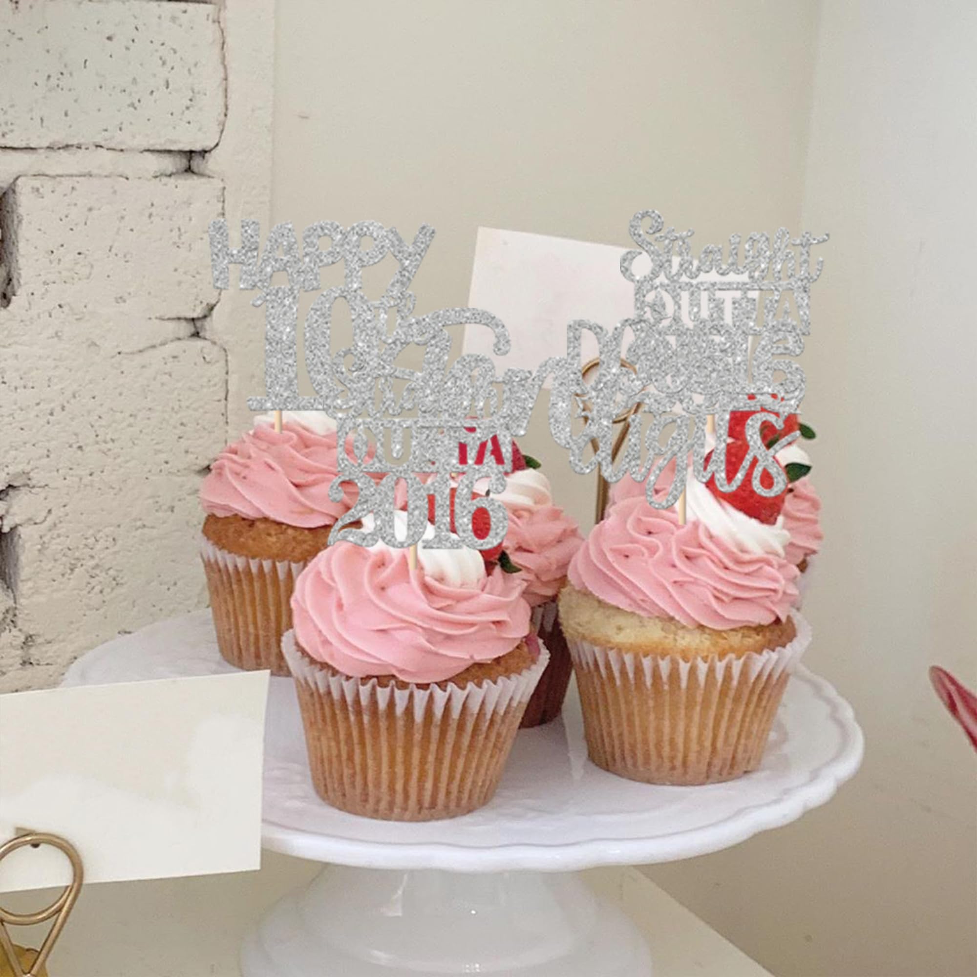 ZHUOWEISM 30-pcs set is ideal for quick, stylish party decorating