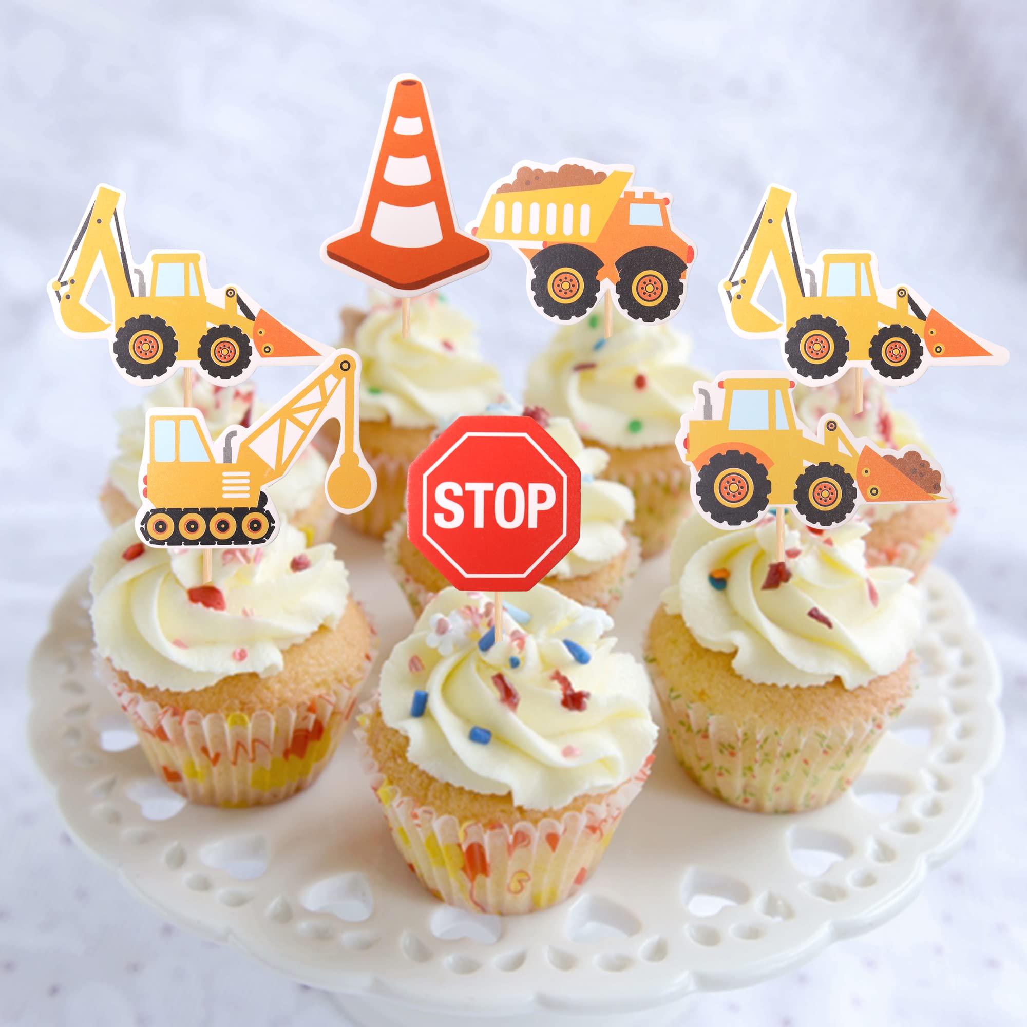 ZHUOWEISM Excavator topper adds action to cupcakes and desserts.