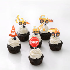 ZHUOWEISM Tractor topper adds kid friendly construction vibe to treats.