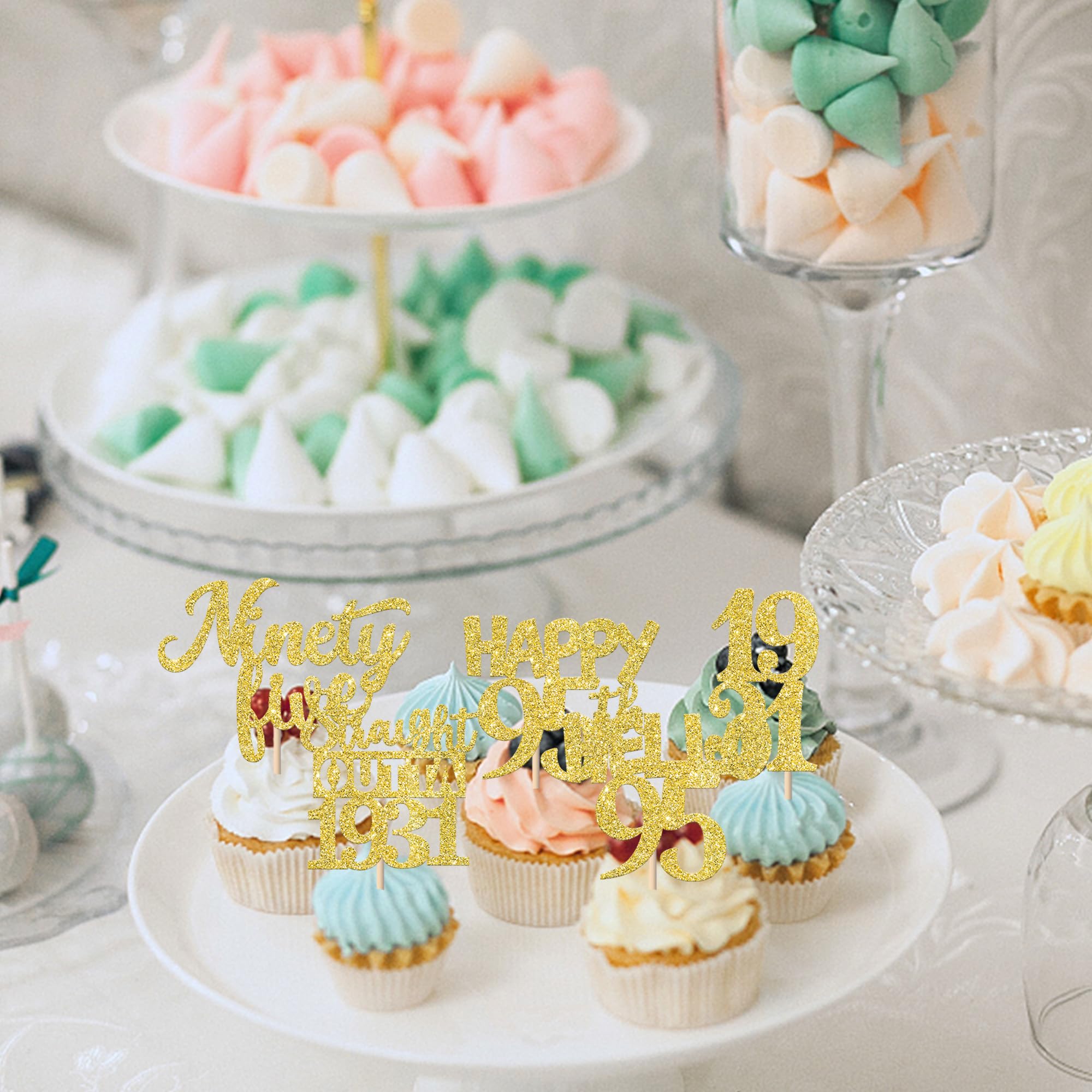 ZHUOWEISM 30-piece pack provides versatile cake and treat decorations
