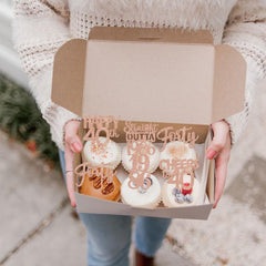 ZHUOWEISM glitter toppers come pre-assembled for faster setup