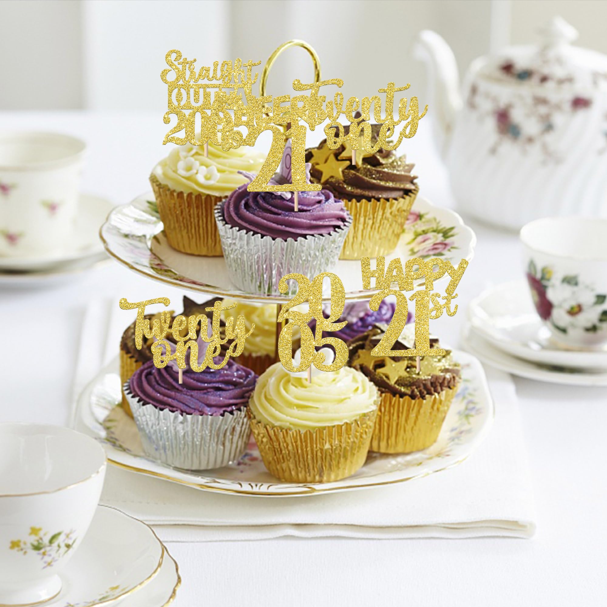 ZHUOWEISM gold glitter topper close-up shows shimmering decoration.