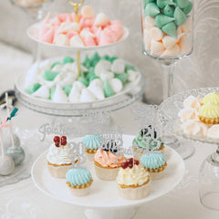 ZHUOWEISM silver glitter cupcake topper catches light on treats.