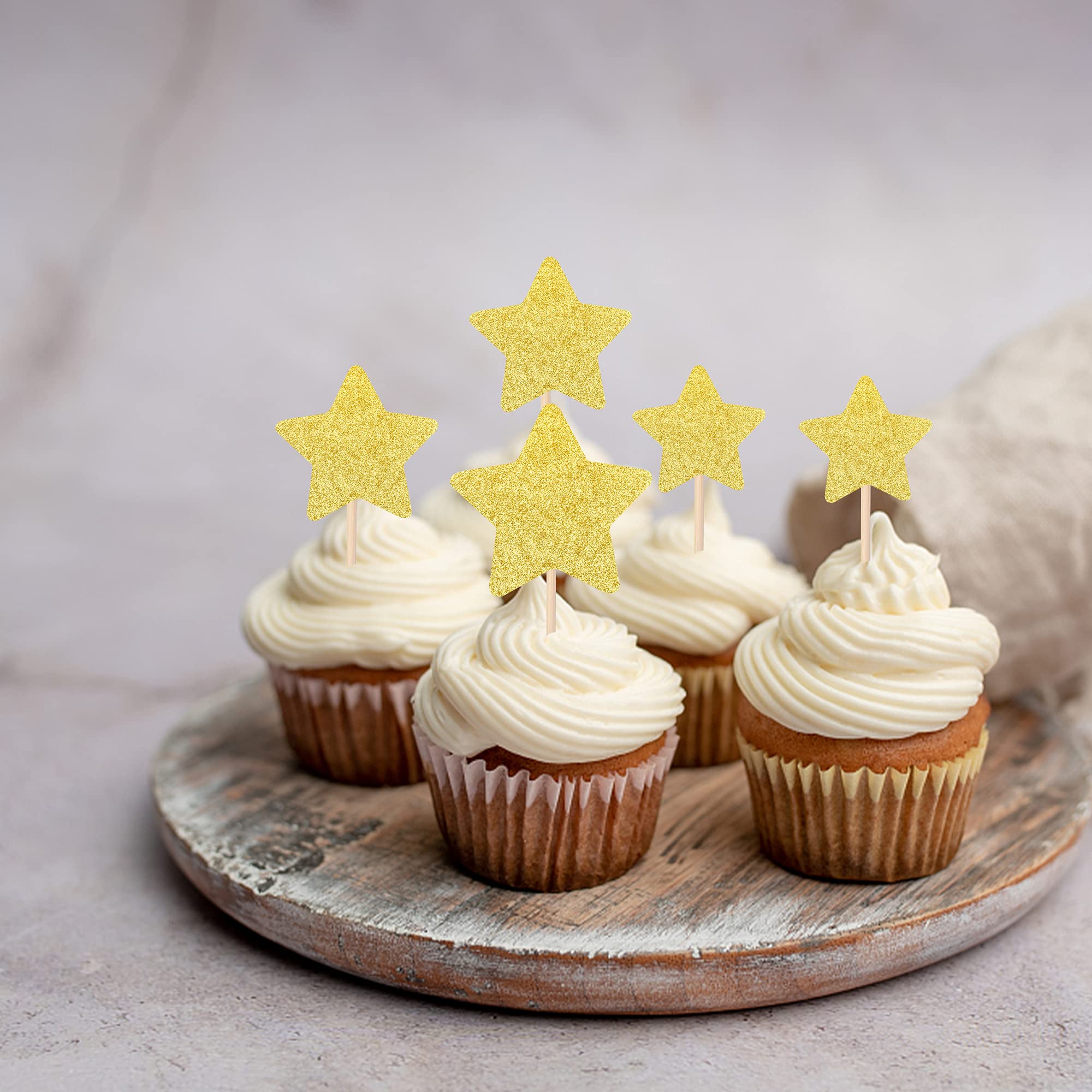 ZHUOWEISM on-cake use demonstrates effortless party sparkle for weddings and birthdays.