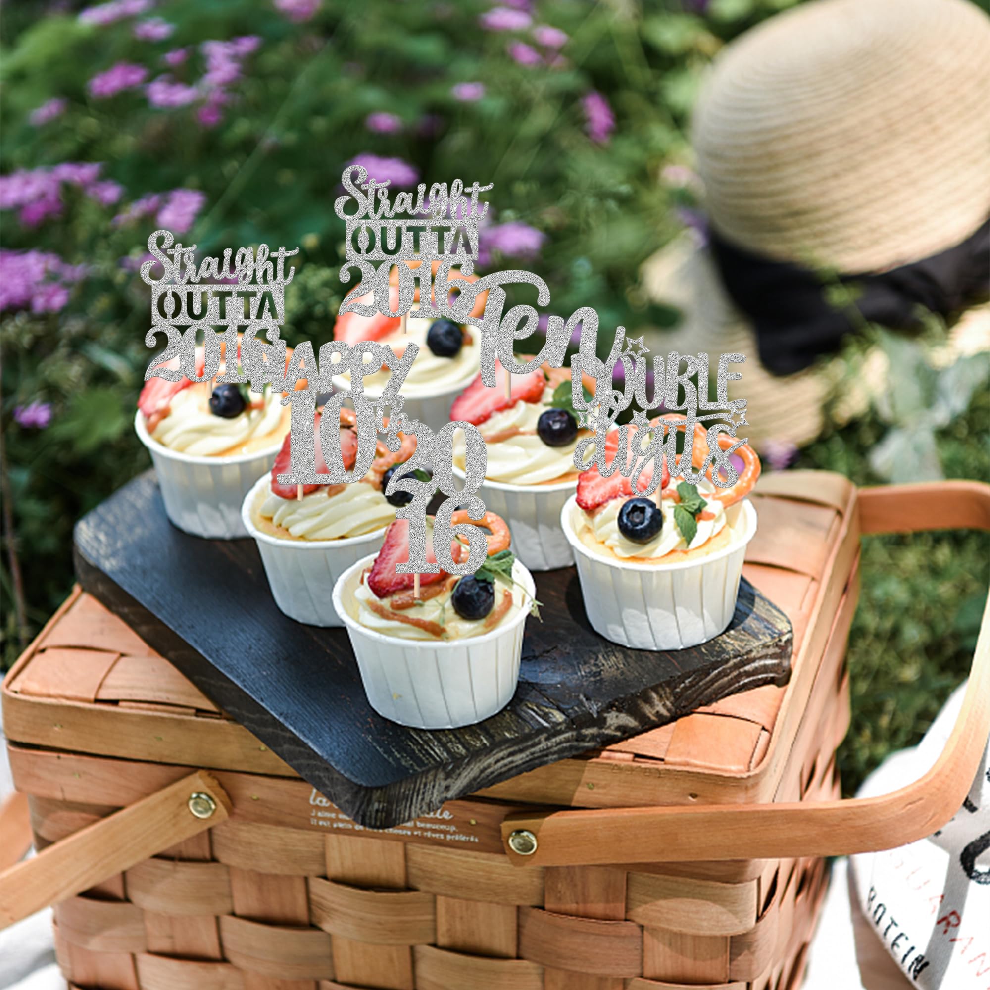 ZHUOWEISM pack includes varied designs to suit different dessert styles