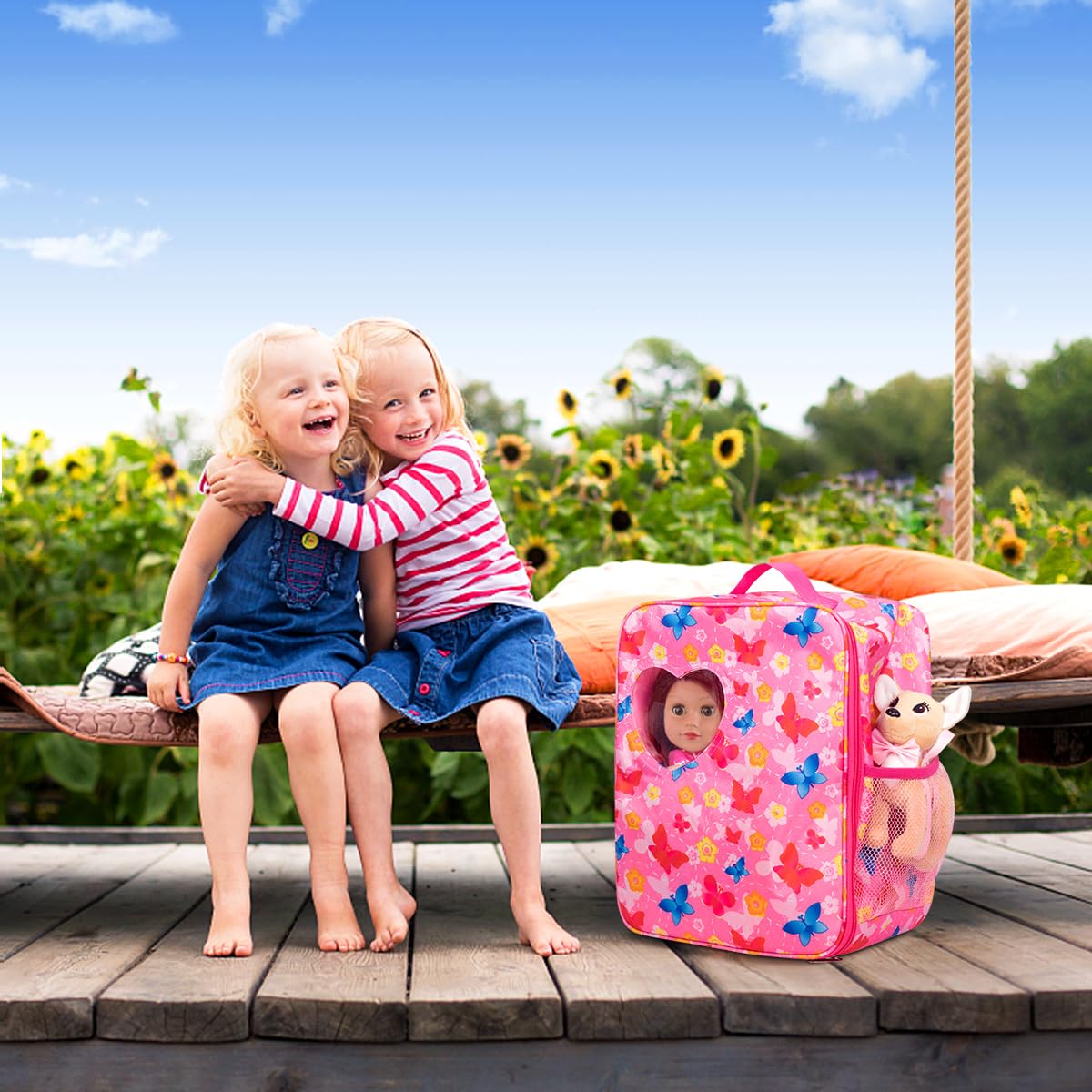 ZITA ELEMENT contains doll shoes and accessories for quick outfit changes.