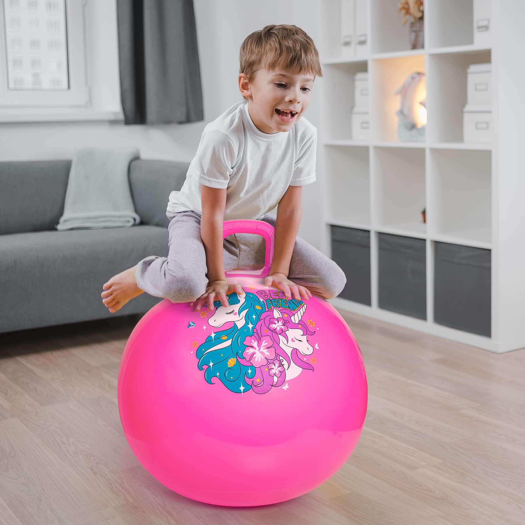 ZOOJOY Hopper Ball arrives gift-ready with a festive hair clip.