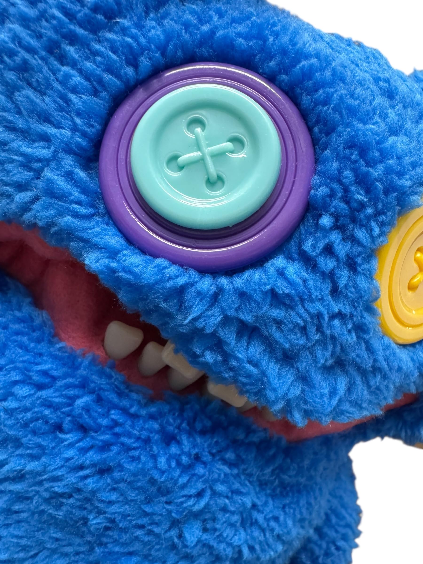 ZURU Fuggler Chaos Crew button-details showcase quirky charm on display shelves.