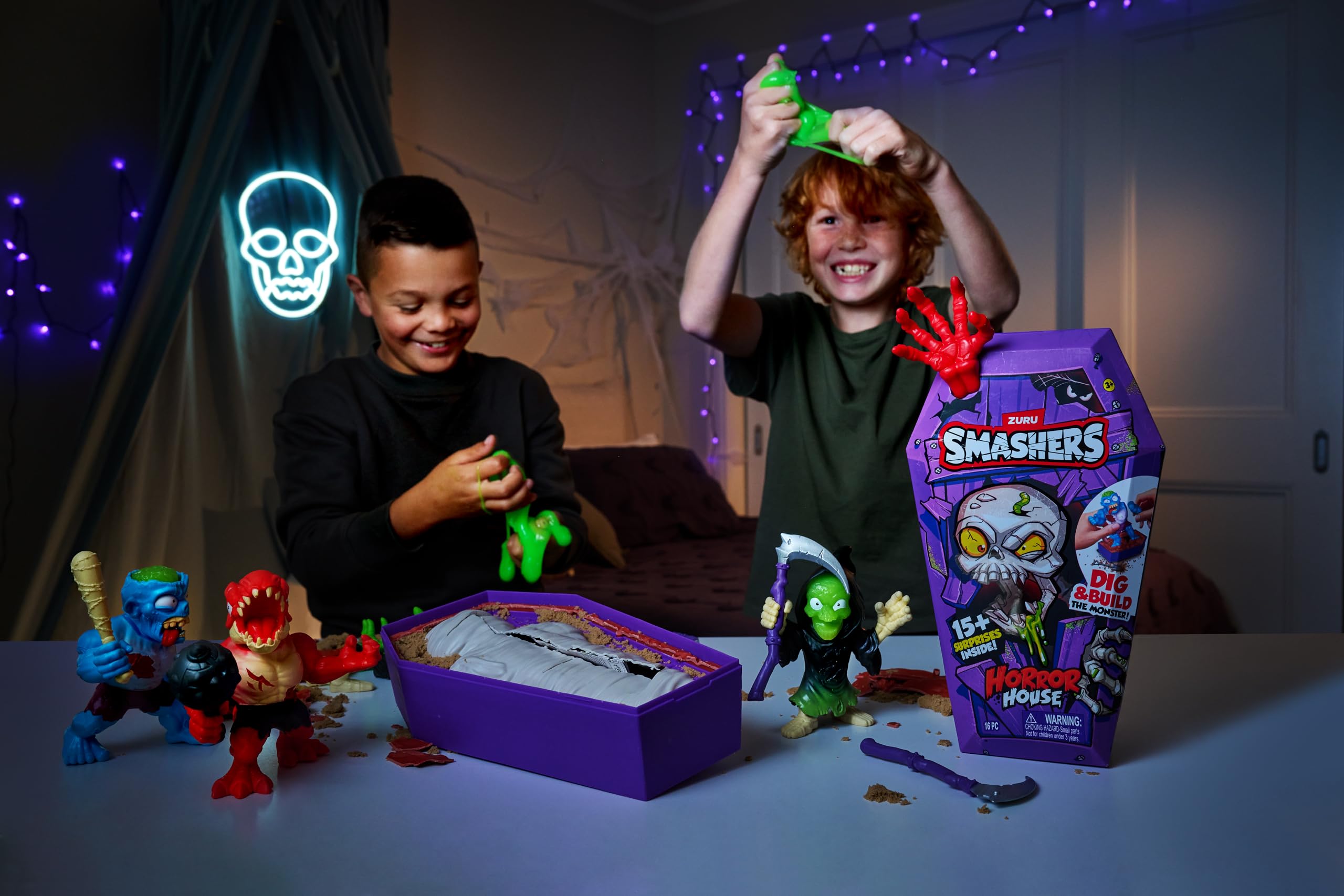 ZURU Smashers Horror House coffin reveal fuels imaginative storytelling.