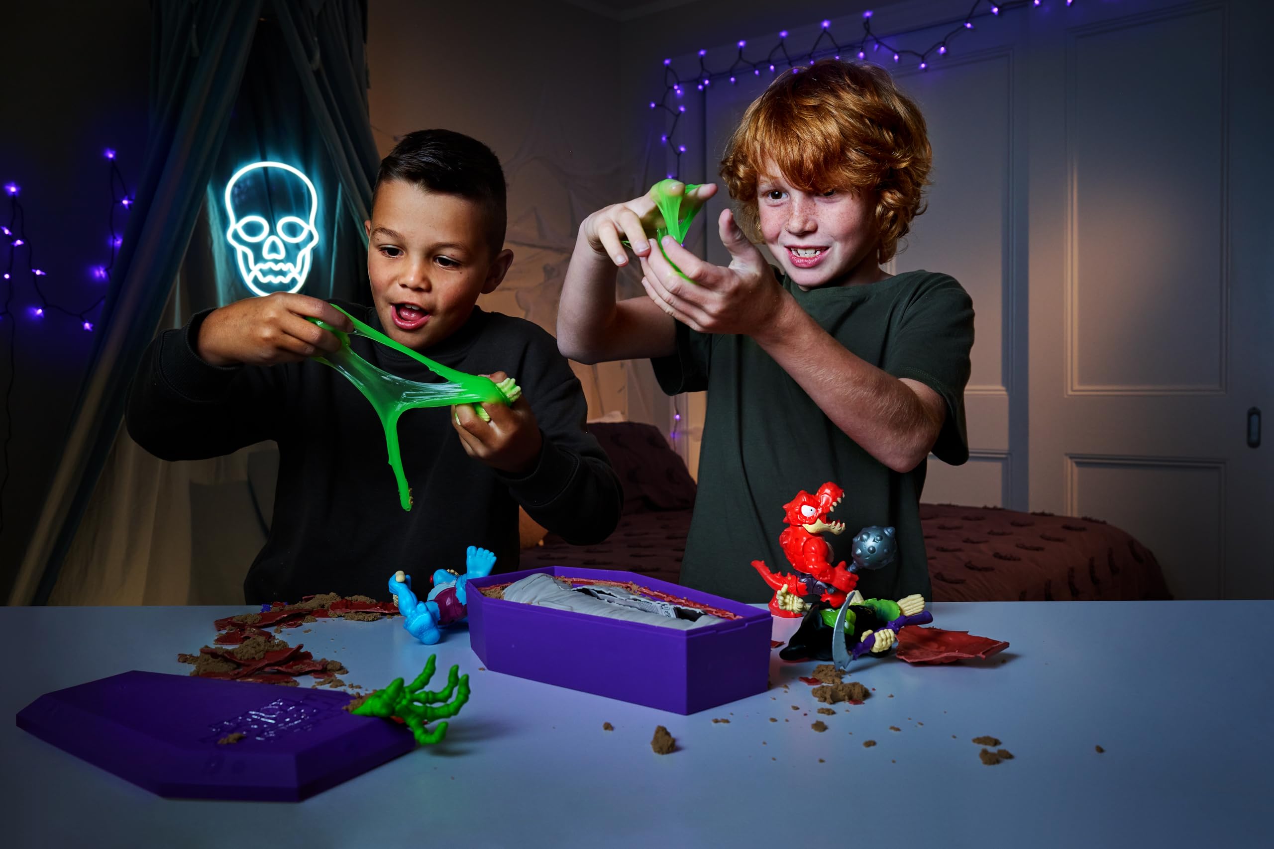 ZURU Smashers Horror House collect all three monsters for a themed display