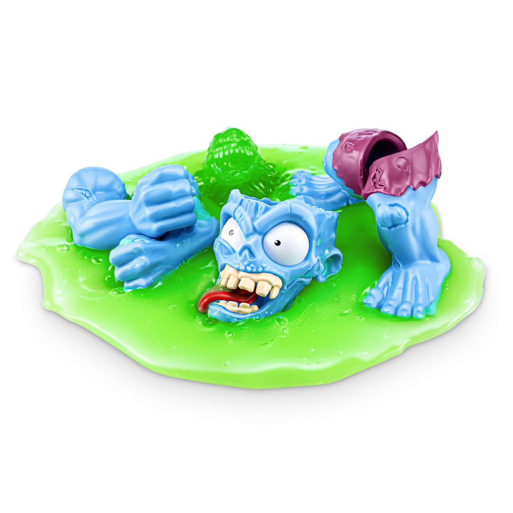 ZURU Smashers Horror House monster weapon-ready stance invites dramatic battles.