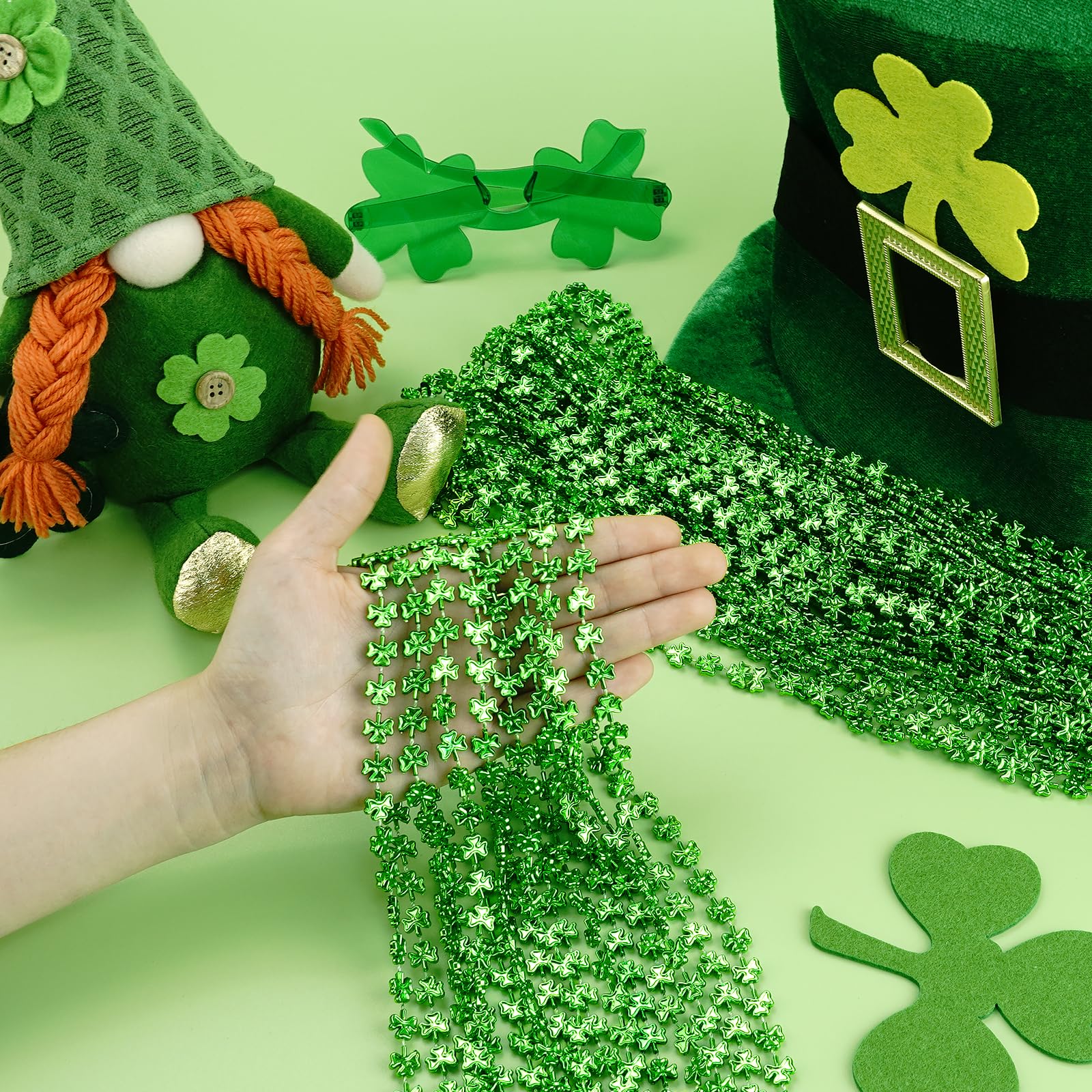 ZZYFGH Party decor for St. Patrick's Day parades and events.